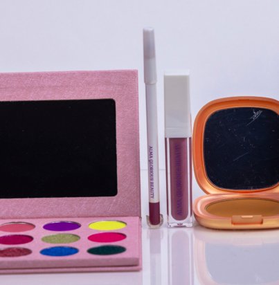 FOND DE TEINT LIQUIDE #L11 FOND DE TEINT POUDRE TRANSLUCENT MATTE LIP EYELINER EYEBROW EYESHADOW