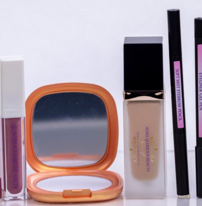 LIQUID FOUNDATION ET POWDER FOUNDATION ET MATTE LIP ET EYELINER ET EYEBROW