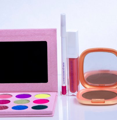 SIX FOND DE TEINT LIQUIDE ET FOND DE TEINT POUDRE_L1 & NIOR &EYELINER & EYEBROW & FARD À PAUPIÈRES