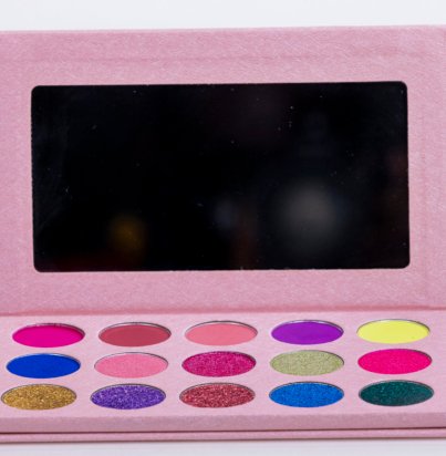 ULTIMATE GLORIOUS LOOK EYESHADOW