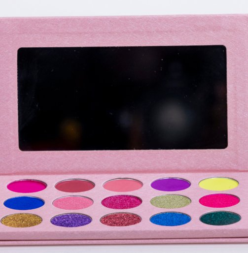 ULTIMATE GLORIOUS LOOK EYESHADOW